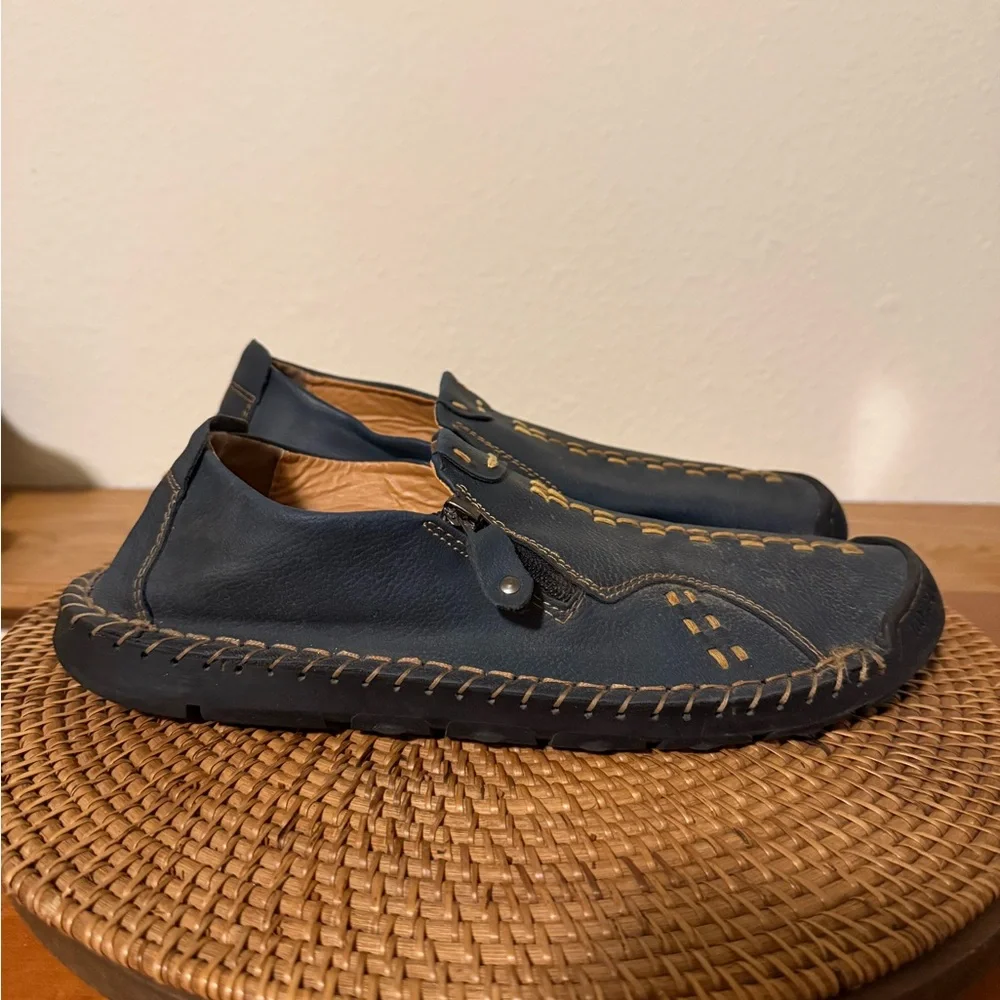 Men's Casual Slip-On Leather Handmade Shoes in Navy with Contrast Stitching‎